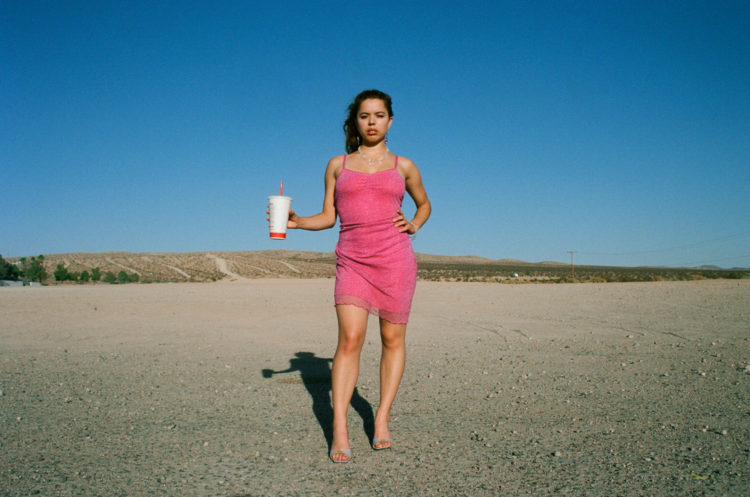 NILÜFER YANYA INTERVIEW MUSIC NEWS ALTERNATIVE INDIE ROCK KING KRULE MELT FESTIVAL
